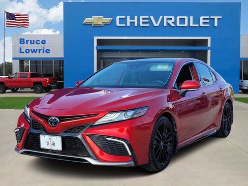 Used 2023 Toyota Camry XSE FWD image 1