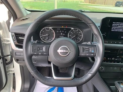 Used 2023 Nissan Rogue SL w/ SL Premium Package image 15