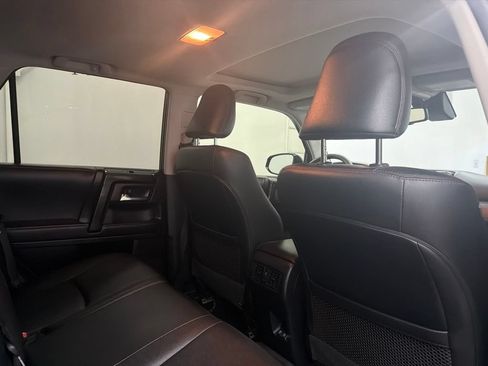 Used 2021 Toyota 4Runner TRD Off-Road Premium w/ Moonroof Package AWD/4WD image 26