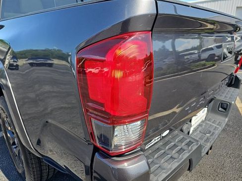 Used 2022 Toyota Tacoma SR5 w/ Technology Package RWD image 32