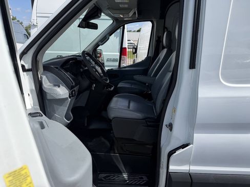 Used 2018 Ford Transit 250 148 Medium Roof RWD image 18