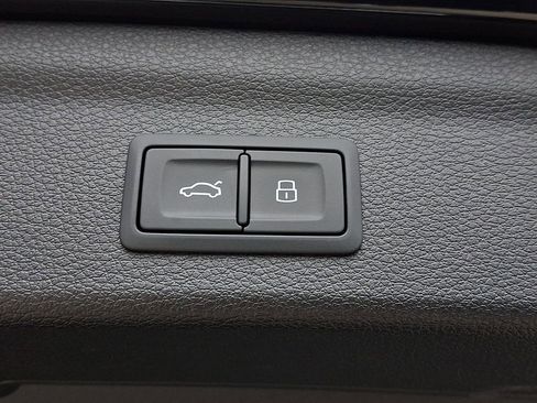 Certified 2025 Audi Q3 2.0T Premium Plus w/ Premium Plus Package image 30