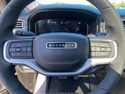 Used 2024 Jeep Wagoneer Series II AWD/4WD image 18