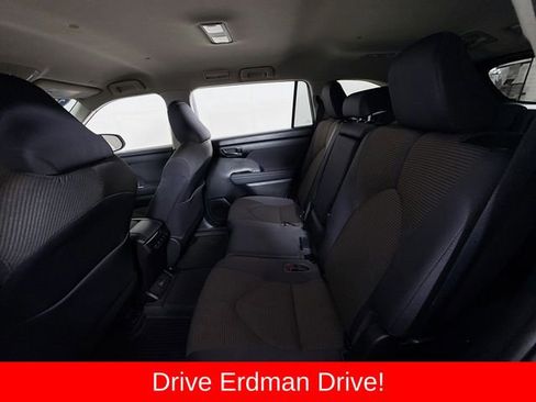 Used 2023 Toyota Highlander L FWD image 9