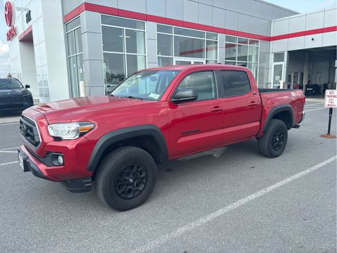 Used 2023 Toyota Tacoma SR5 w/ SX Package AWD/4WD image 1