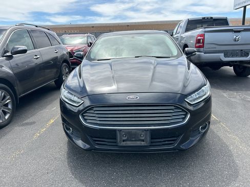 Used 2013 Ford Fusion SE FWD image 2