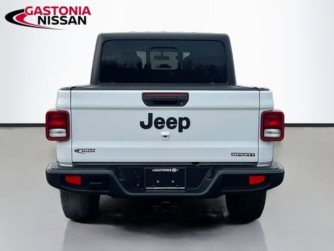 Used 2021 Jeep Gladiator Sport image 7