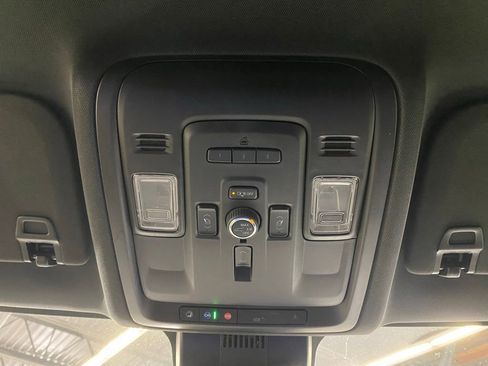 Used 2023 Chevrolet Suburban Premier AWD/4WD image 28