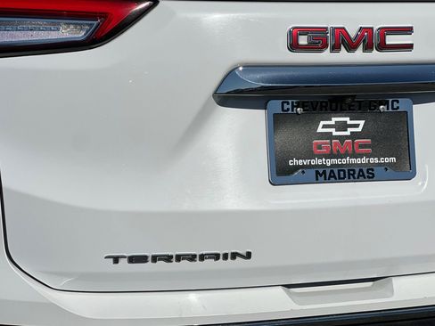 Used 2024 GMC Terrain SLT AWD/4WD image 50