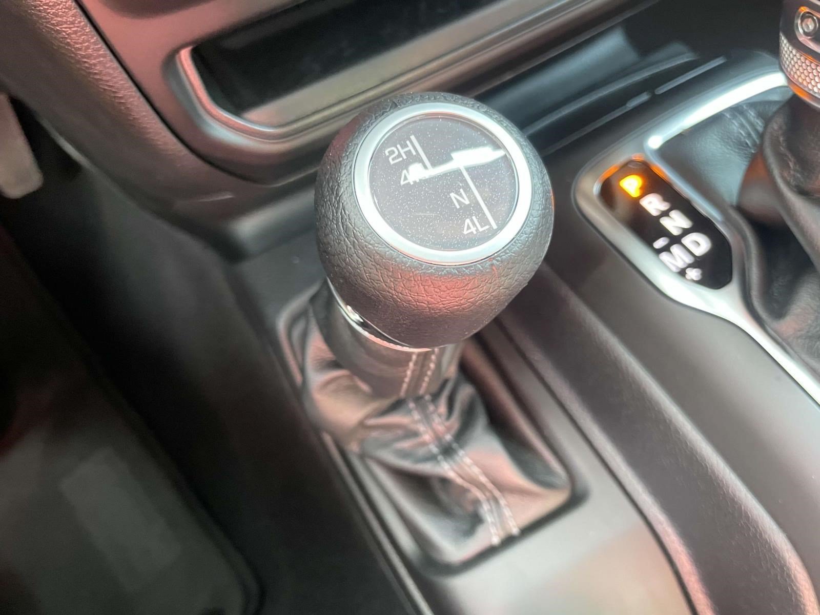 Used 2026 Jeep Gladiator Sport AWD/4WD image 27