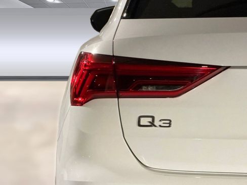 Used 2023 Audi Q3 2.0T Premium w/ Convenience Package AWD/4WD image 13