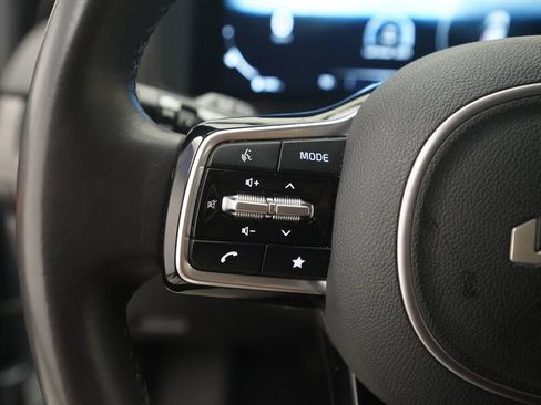 Used 2024 Kia Carnival SX FWD image 20