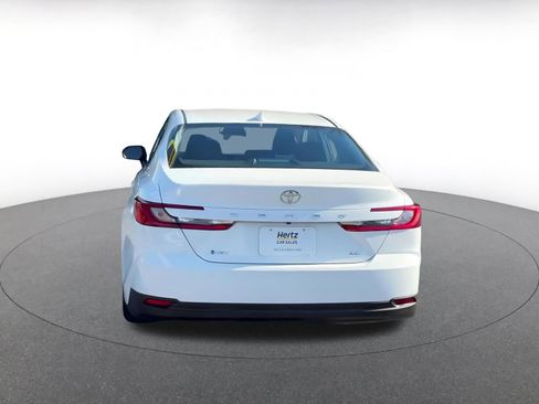 Used 2025 Toyota Camry LE image 12