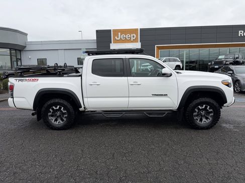 Used 2020 Toyota Tacoma TRD Off-Road w/ TRD Premium Off Road Package image 9