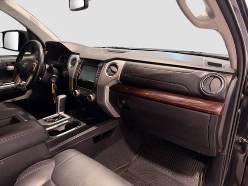 Used 2015 Toyota Tundra Limited w/ Limited Premium Package image 25
