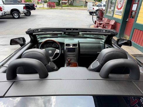 Used 2005 Cadillac XLR RWD image 34