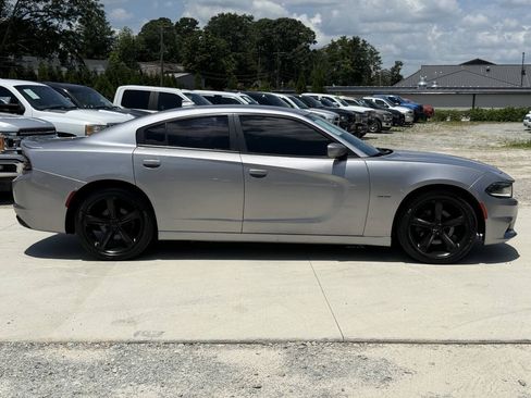 Used 2018 Dodge Charger R/T RWD image 6