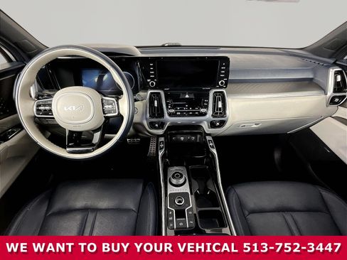 Certified 2023 Kia Sorento SX Prestige w/ Panoramic Sunroof Package AWD/4WD image 7