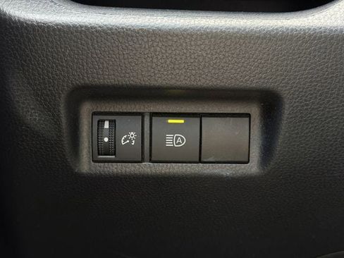 Used 2024 Toyota RAV4 XLE AWD/4WD image 22
