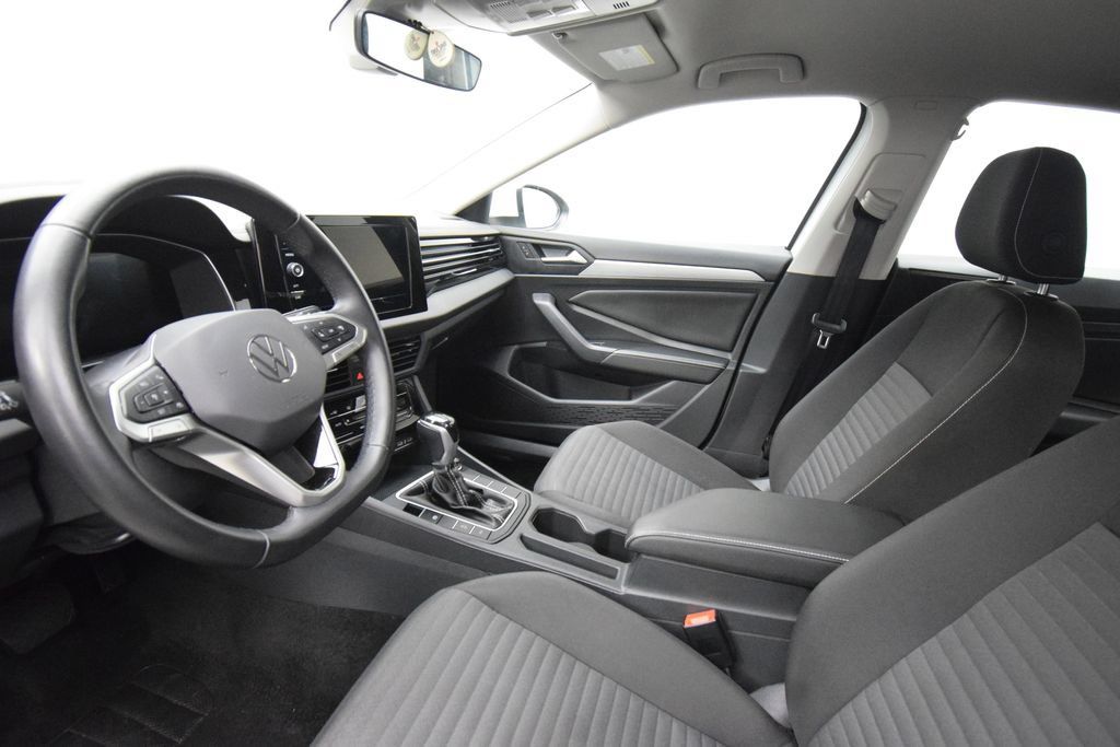 Used 2025 Volkswagen Jetta S FWD image 8