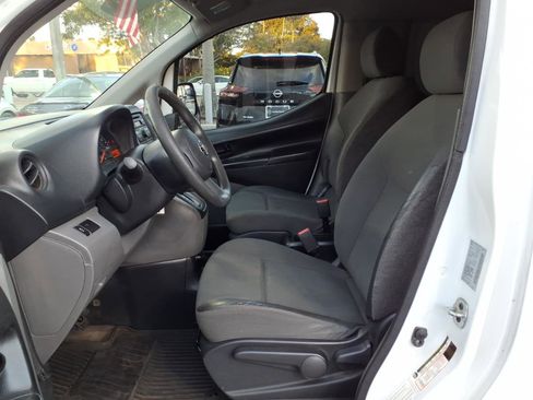 Used 2016 Nissan NV200 S image 17