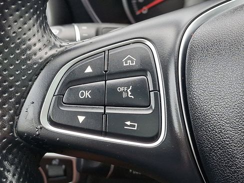 Used 2018 Mercedes-Benz C 300 4MATIC Sedan image 24