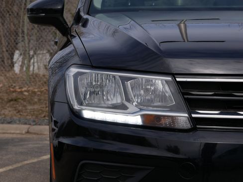 Used 2018 Volkswagen Tiguan SE image 15