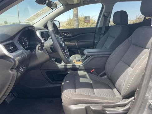 Used 2022 GMC Acadia SLE AWD/4WD image 18