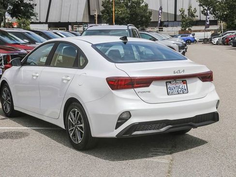 Used 2023 Kia Forte LXS FWD image 8