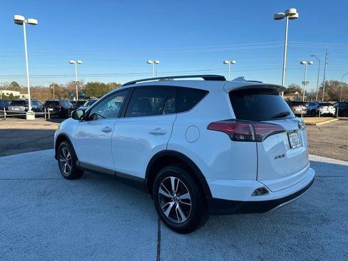 Used 2018 Toyota RAV4 XLE image 5