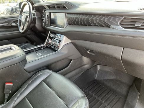 Used 2021 GMC Yukon XL Denali w/ Denali Premium Package image 24
