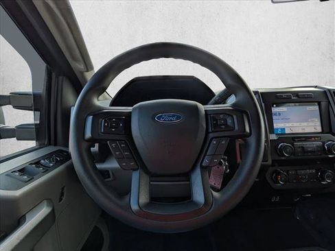 Used 2019 Ford F250 XLT w/ XLT Premium Package image 11