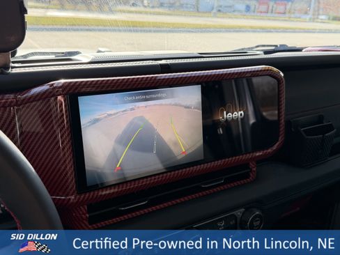 Used 2024 Jeep Wrangler Unlimited Rubicon w/ XTREMEE 35" Tire Package image 16