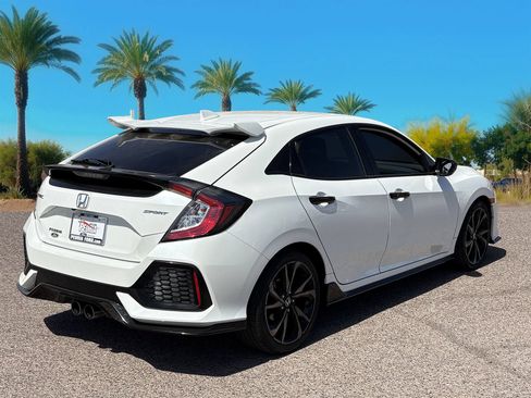 Used 2018 Honda Civic Sport image 6