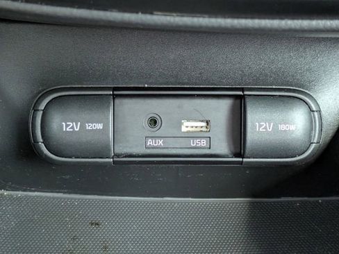 Used 2018 Kia Soul + FWD image 17