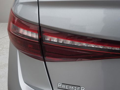 Used 2025 Volkswagen Jetta S image 9