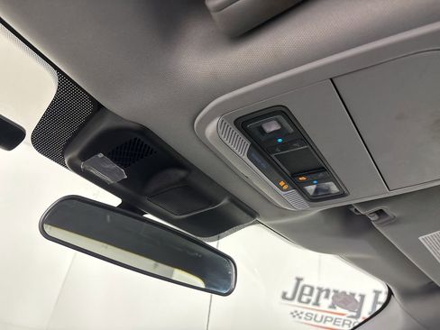 Used 2024 Ford F250 XLT w/ FX4 Off-Road Package image 19