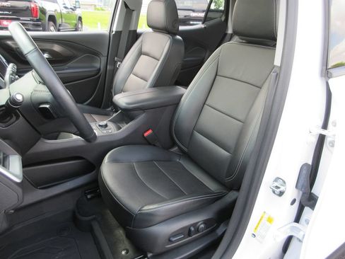 Used 2024 GMC Terrain SLT w/ Infotainment Package II FWD image 22