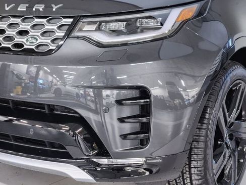 New 2026 Land Rover Discovery Limited Edition image 12