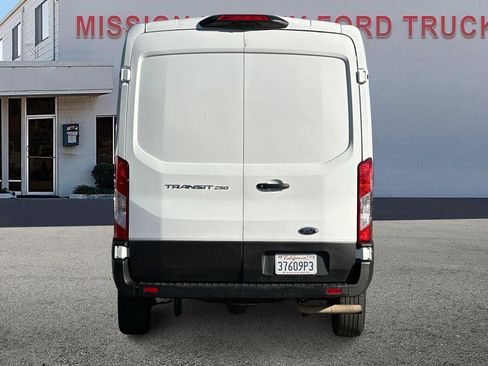 Used 2023 Ford Transit 250 Medium Roof w/ Load Area Protection Package image 5