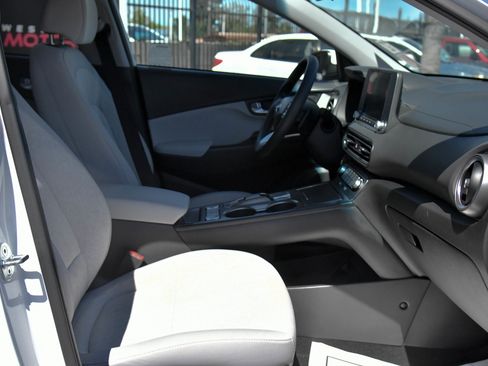 Used 2023 Hyundai Kona SE image 42