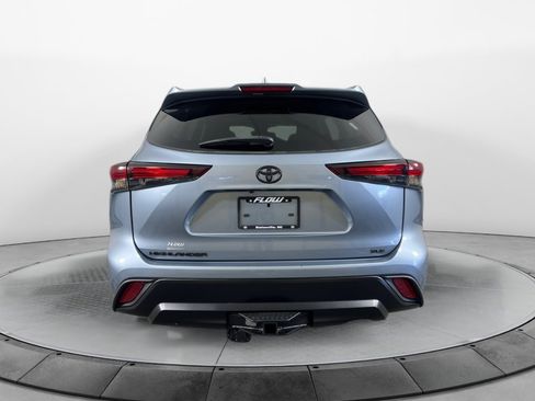 Used 2024 Toyota Highlander XLE image 16