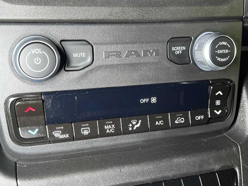 Used 2024 RAM ProMaster 2500 w/ Convenience Group FWD image 33