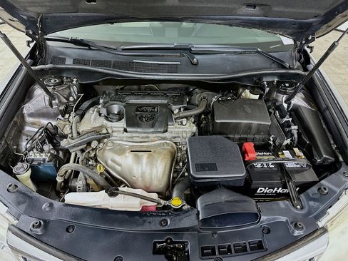 Used 2014 Toyota Camry LE image 30