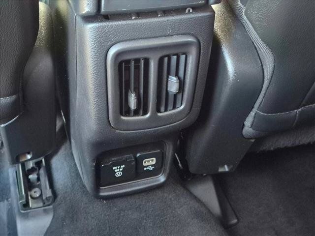 Used 2020 Jeep Compass Latitude w/ Popular Equipment Group FWD image 16