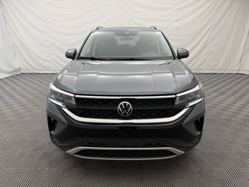 Used 2023 Volkswagen Taos SE image 3