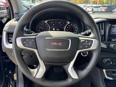 Used 2024 GMC Terrain SLE w/ Driver Convenience Package FWD image 19