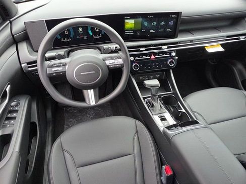 Certified 2025 Hyundai Santa Cruz SEL image 3