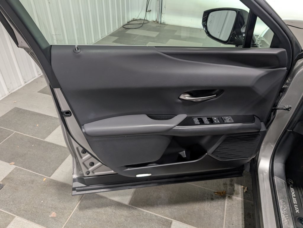 Used 2021 Lexus UX 250h F Sport w/ F Sport Premium Package AWD/4WD image 13