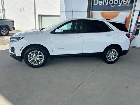 Used 2024 Chevrolet Equinox LT AWD/4WD image 11